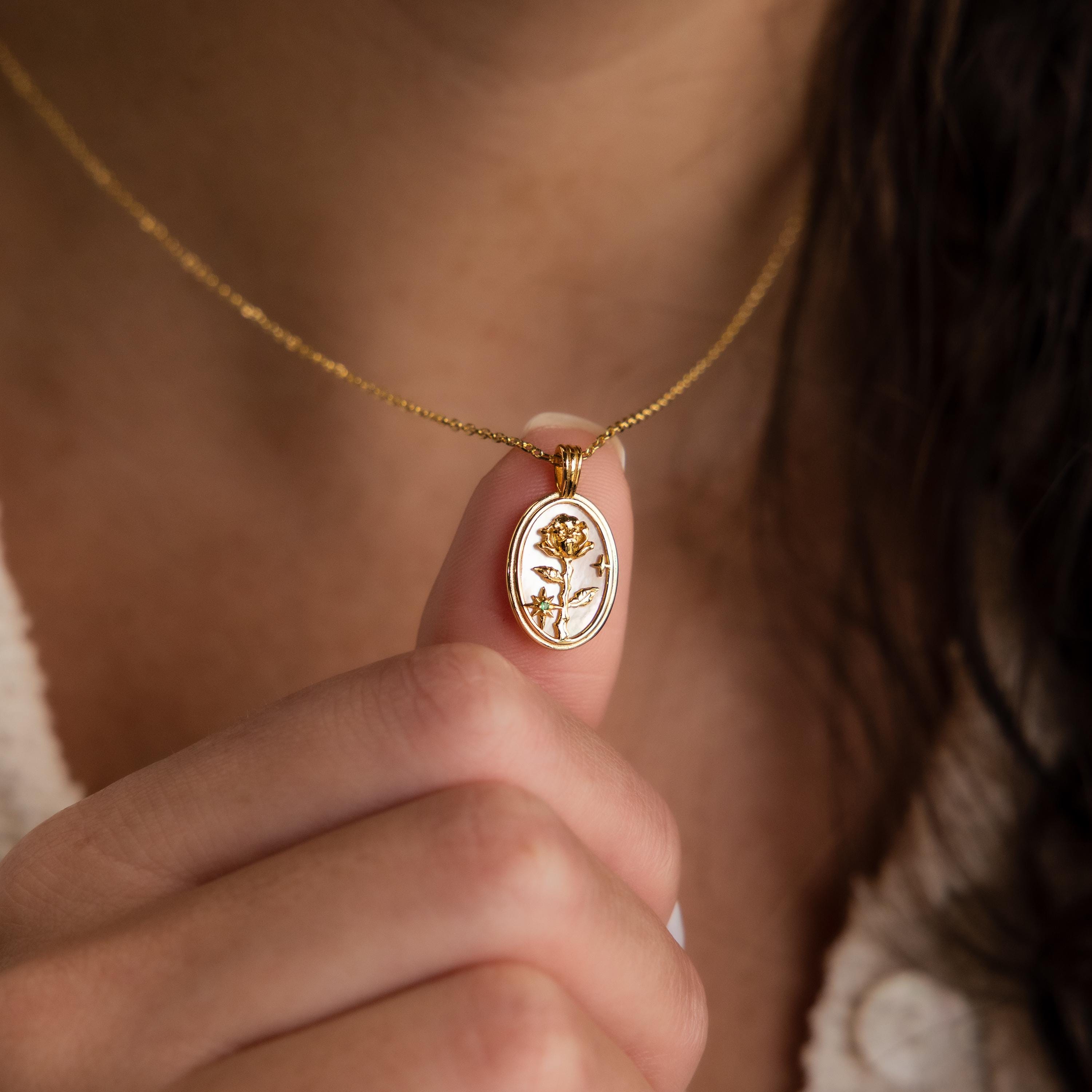 Collana da donna con ciondolo  - Birth Flower Necklace recensione e prezzo